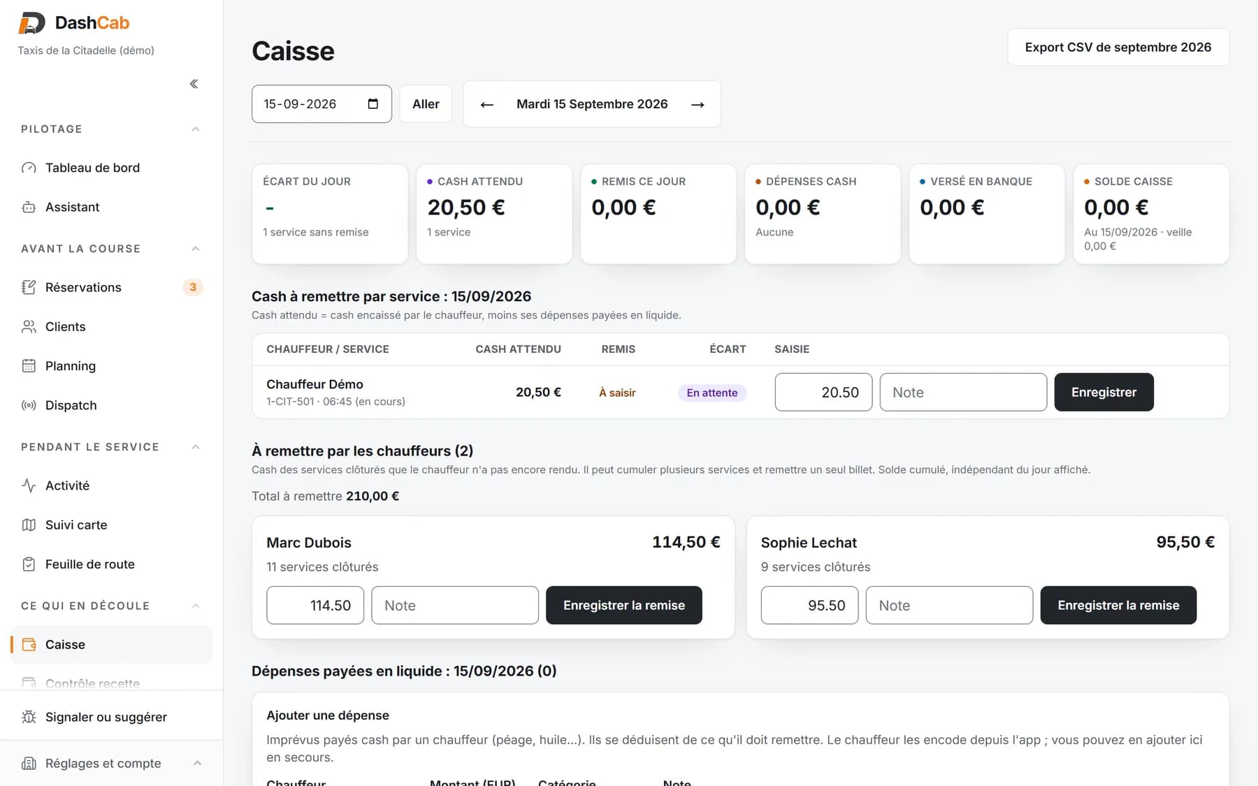 Écran caisse DashCab : écart du jour, cash attendu, remis, dépenses cash, versé en banque, solde de caisse, et le cash à remettre par chauffeur